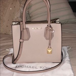Michael kors mini mercer crossbody